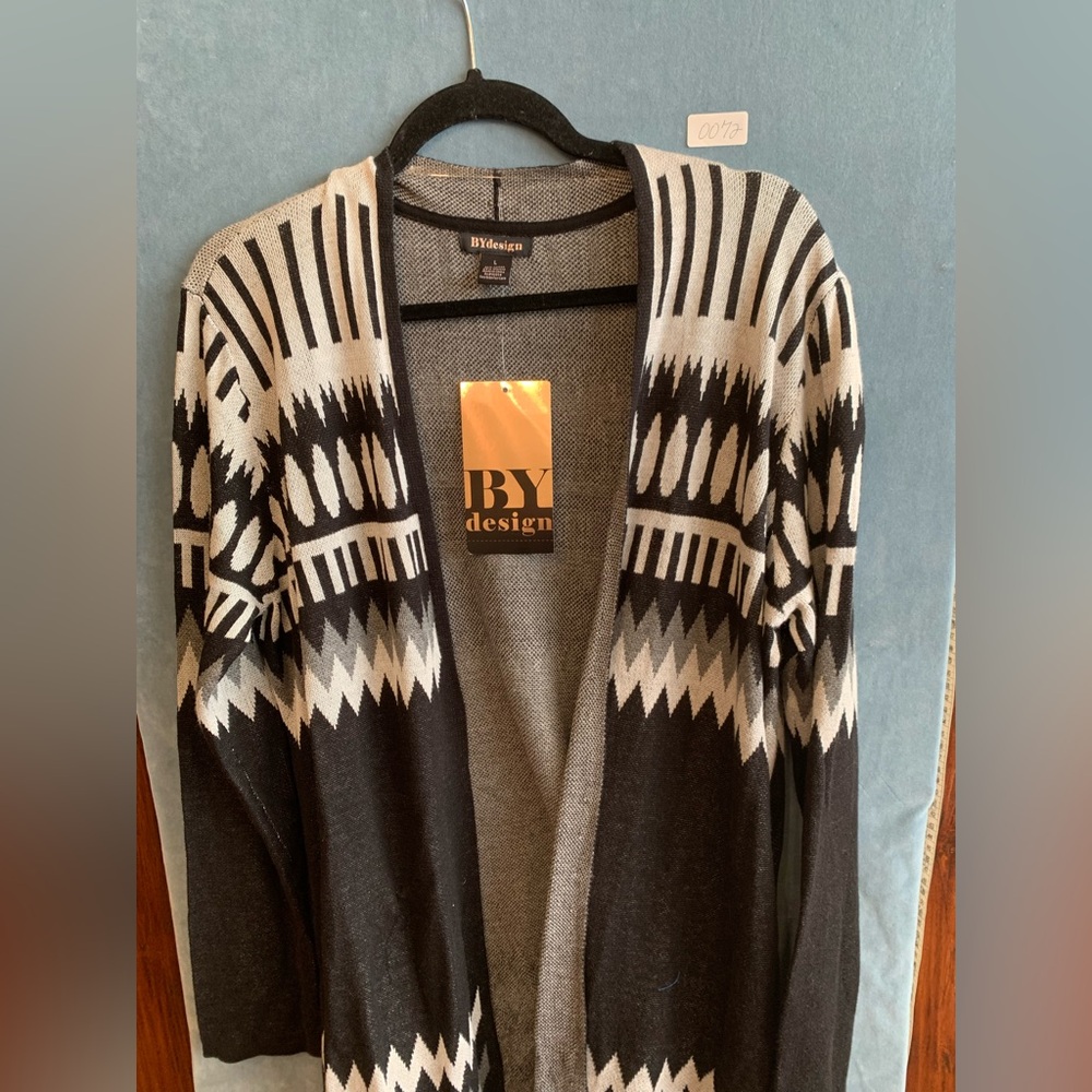 By‎ Design NWT Black, White and Gray Women’s Sweater Size Large